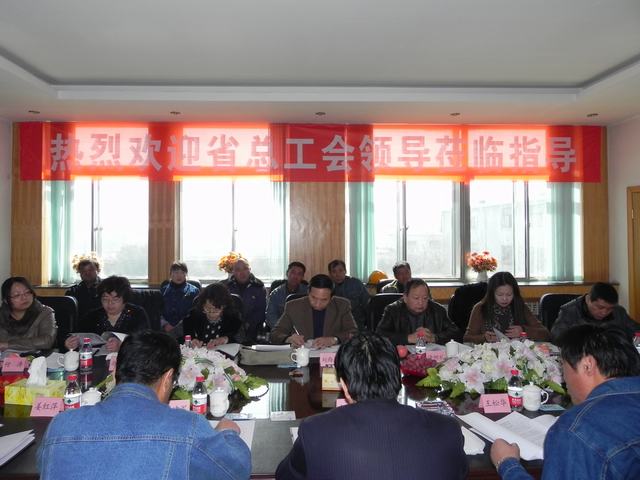 深入車間班組、“零距離”接觸職工、體驗(yàn)職工生活、傾聽職工心聲